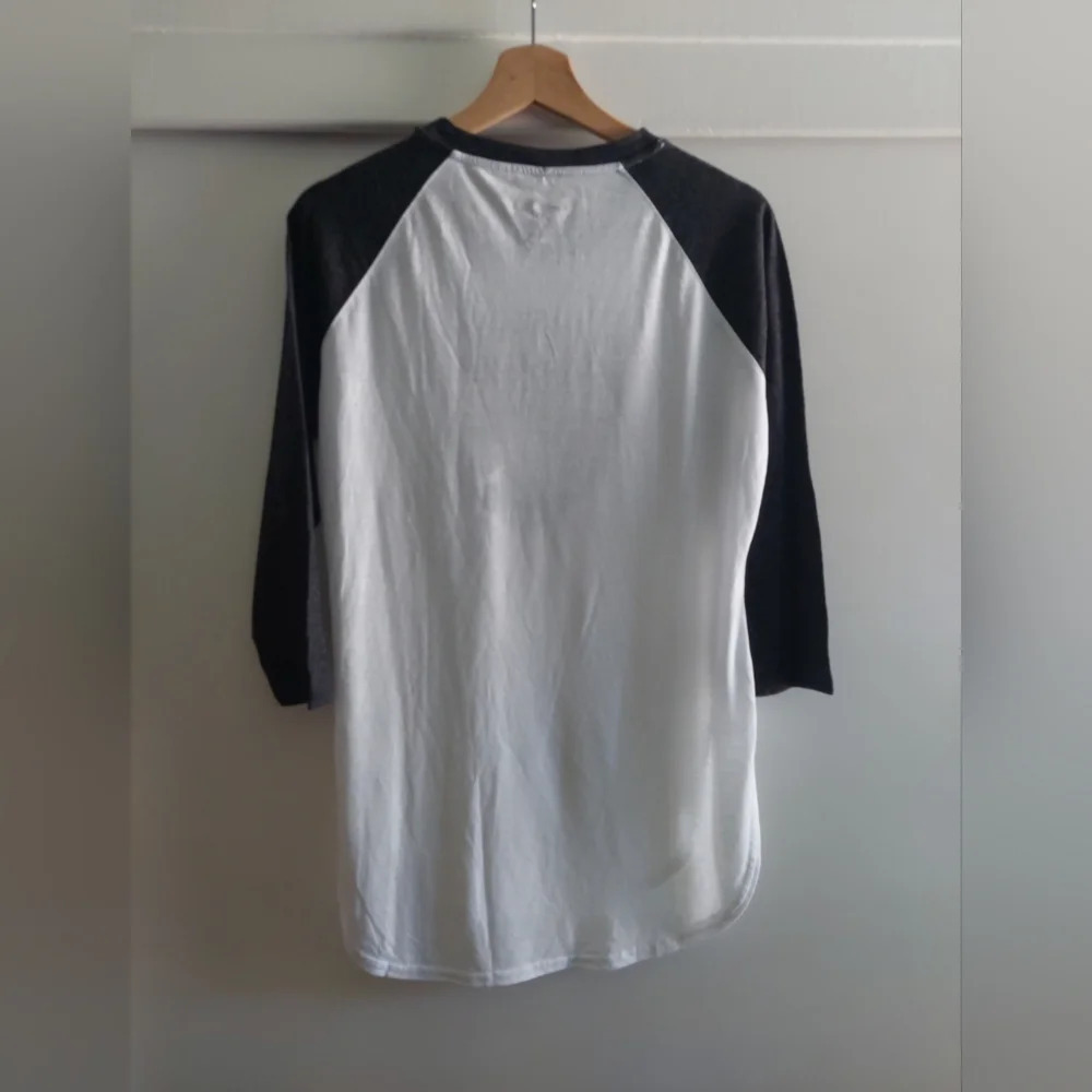 Nfl Women's Raiders Tailgate Baseball T-shirt 3/4 sleeve Large Front LOGO New - Picture 6 of 6